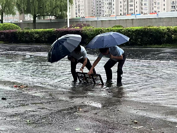 26.7.1闻汛而动连夜值守.png